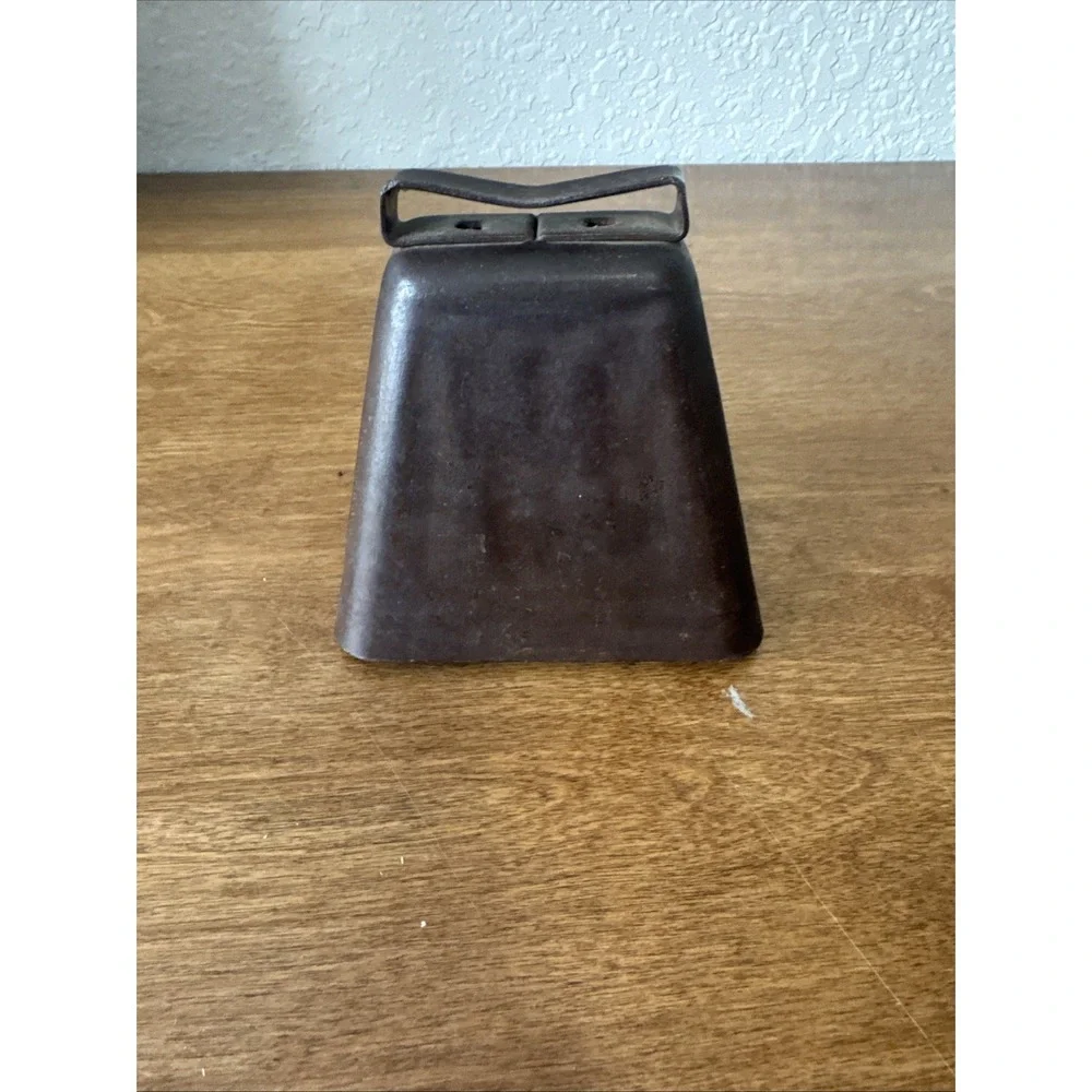 Vintage Primitive Copper Metal Cow Bell With Clapper Rustic Farmhouse Western
